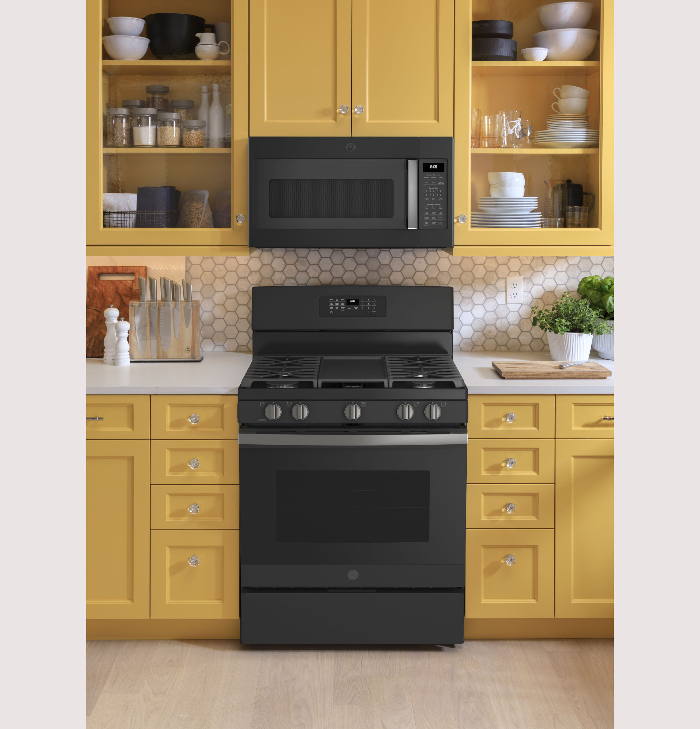 30" Free-Standing Gas Range JGB660FPDS