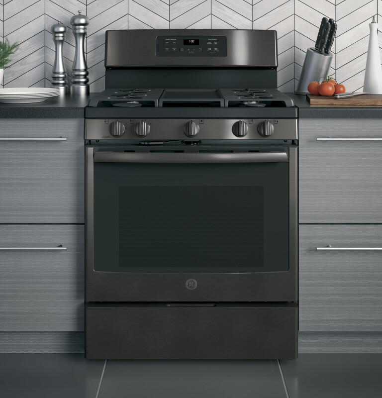 30" Free-Standing Gas Convection Range JGB700BEJTS