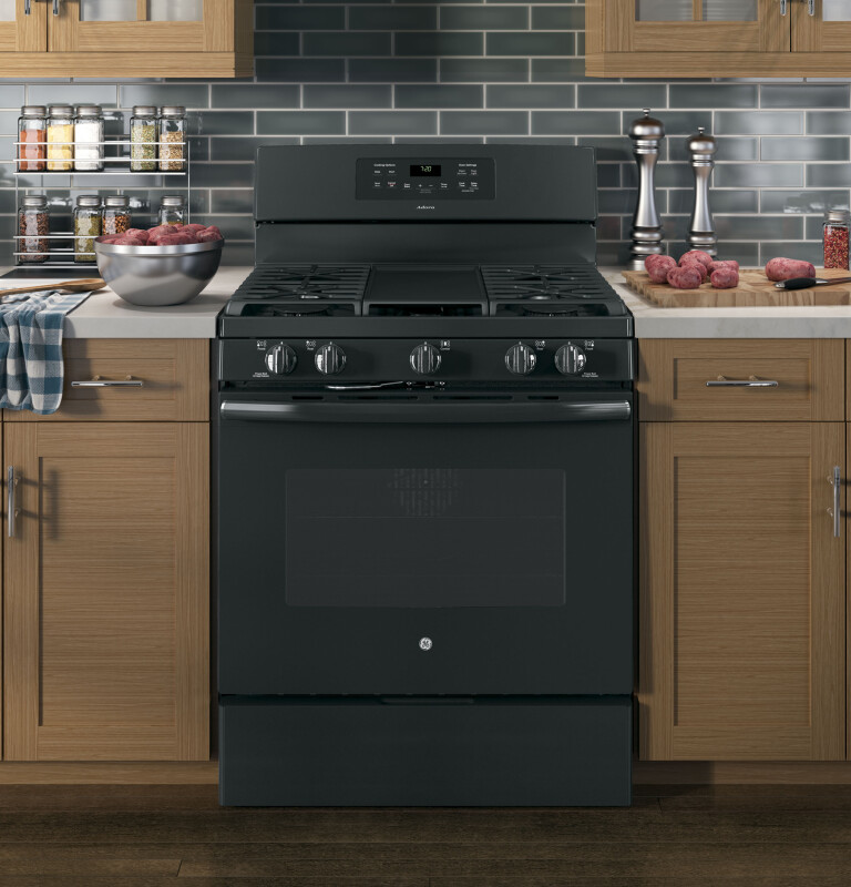 Adora series by 30" Free-Standing Gas Convection Range JGB720DEJBB