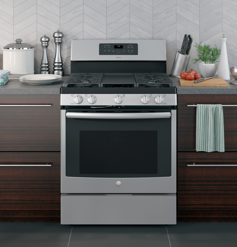 Adora series by 30" Free-Standing Gas Convection Range JGB720SEJSS