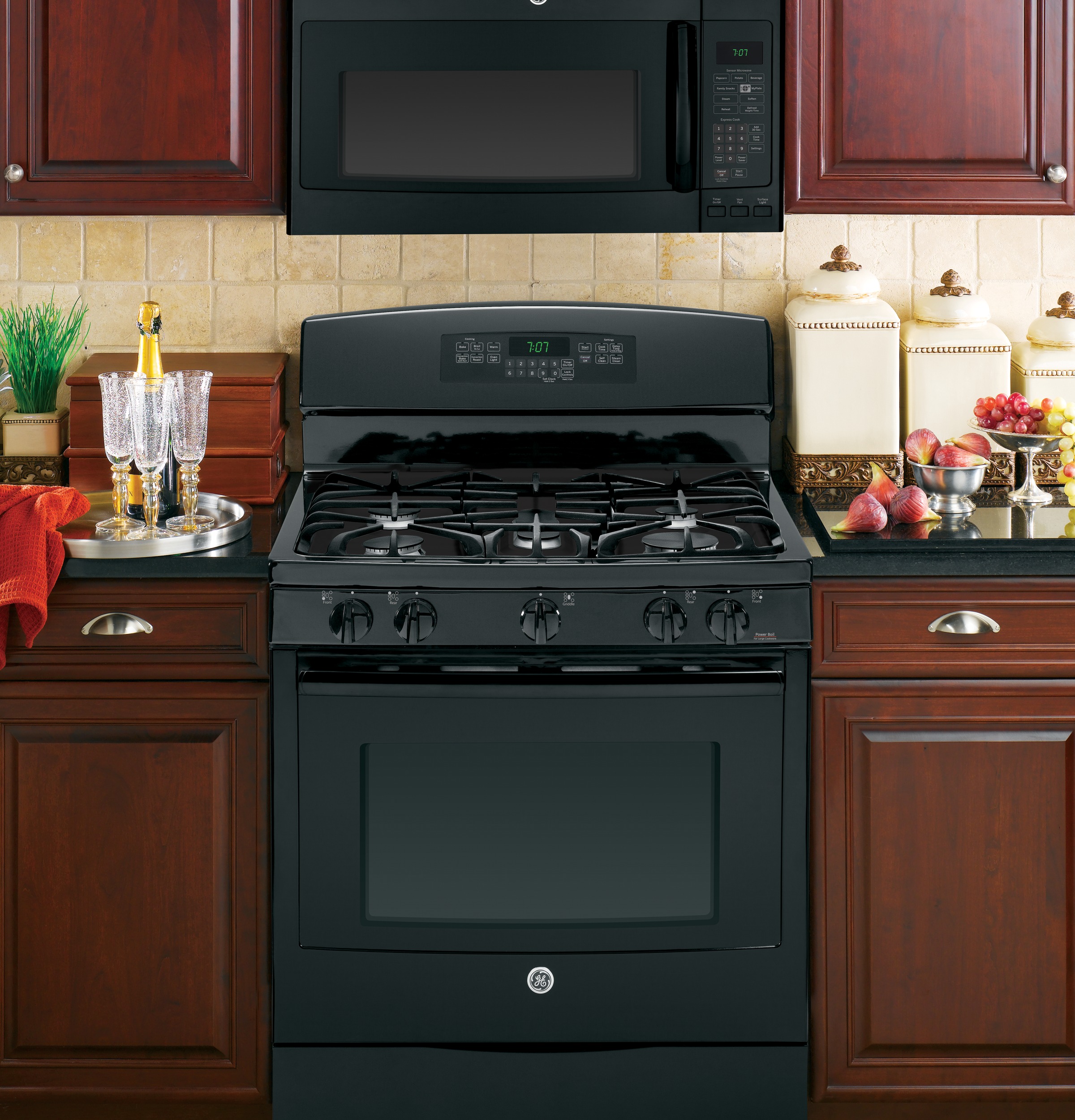 30" Free-Standing Gas Convection Range JGB750DEFBB