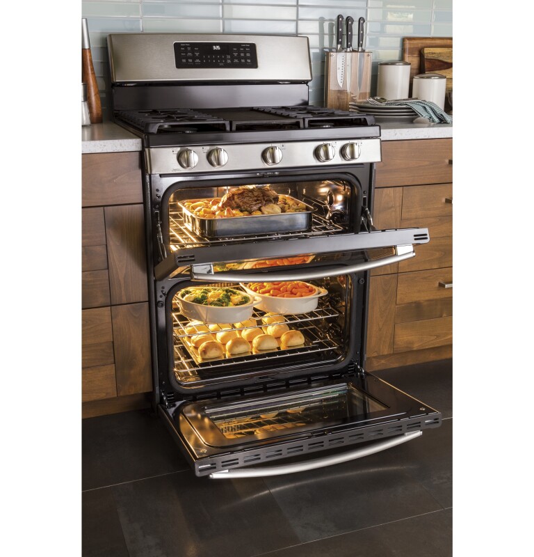 30" Free-Standing Gas Double Oven Convection Range JGB860SEJSS