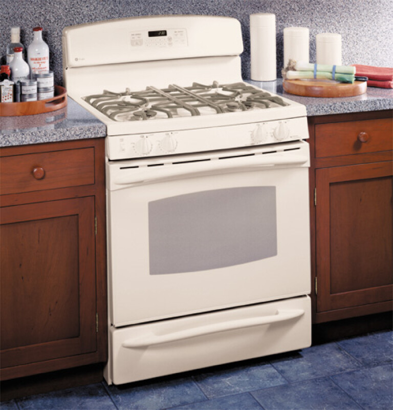 Free-Standing Self-Clean Gas Range JGB900CEKCC
