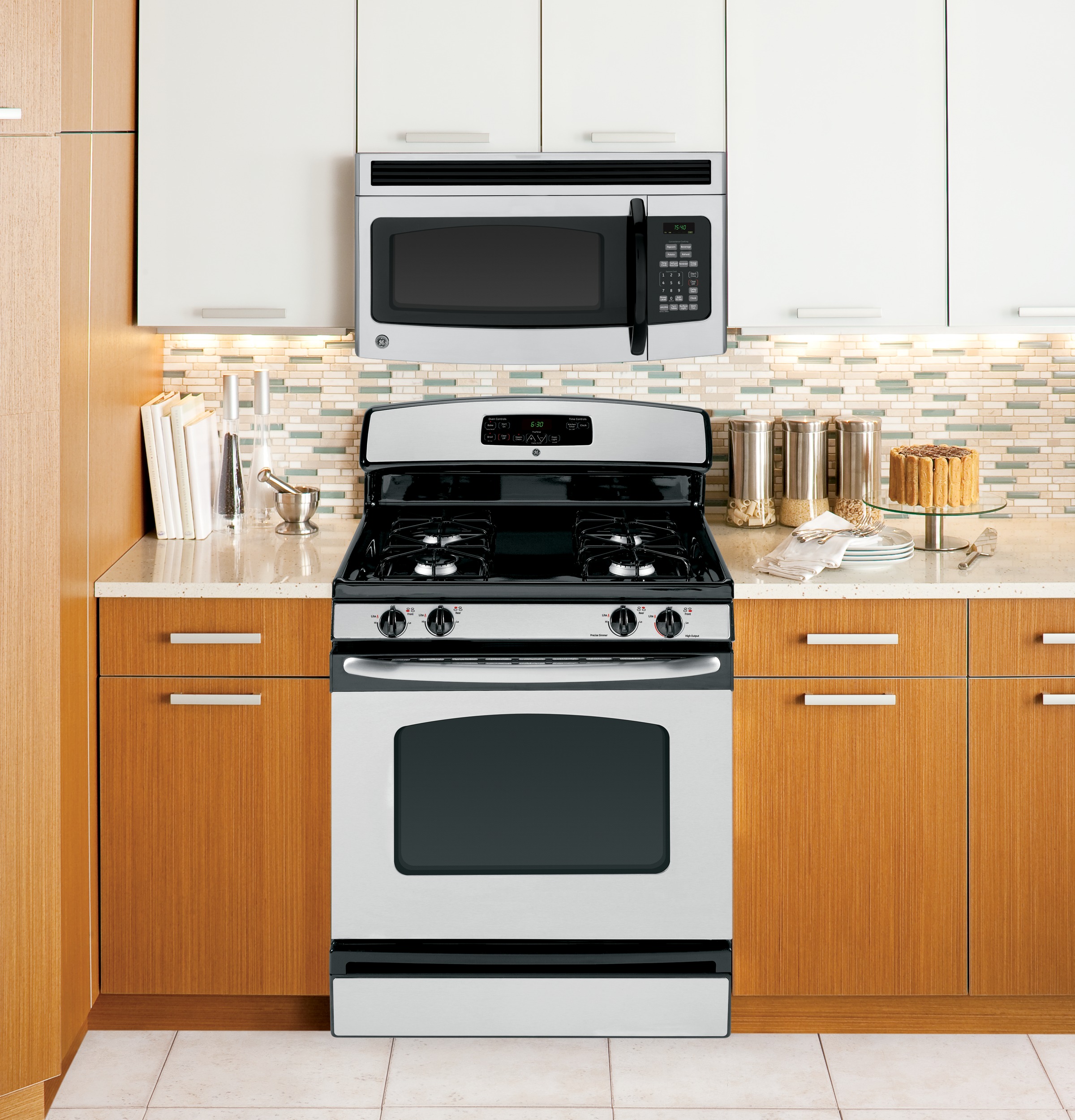 30" Free-Standing Gas Range with Steam Clean JGBS23SETSS