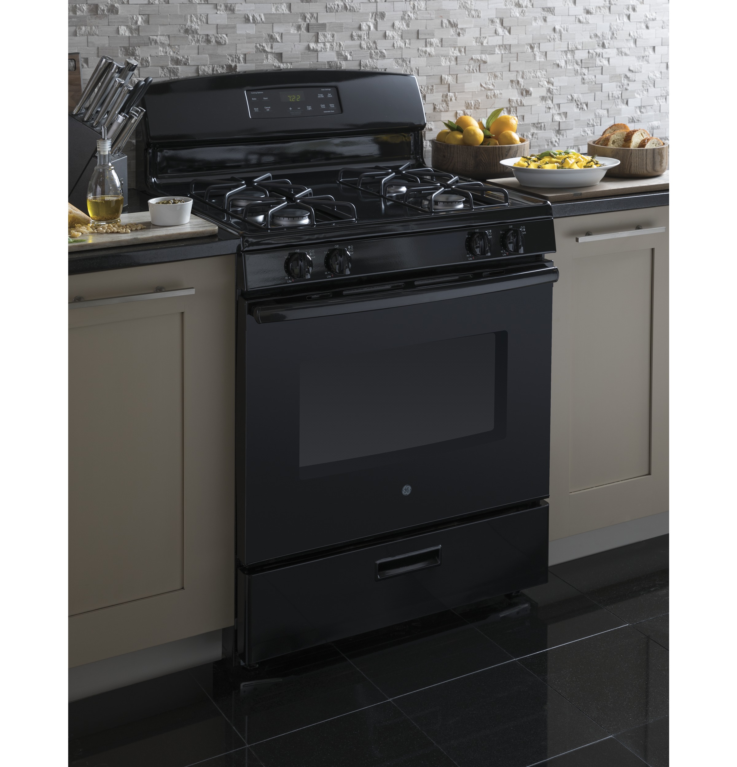 30" Free-Standing Gas Range JGBS60DEKBB