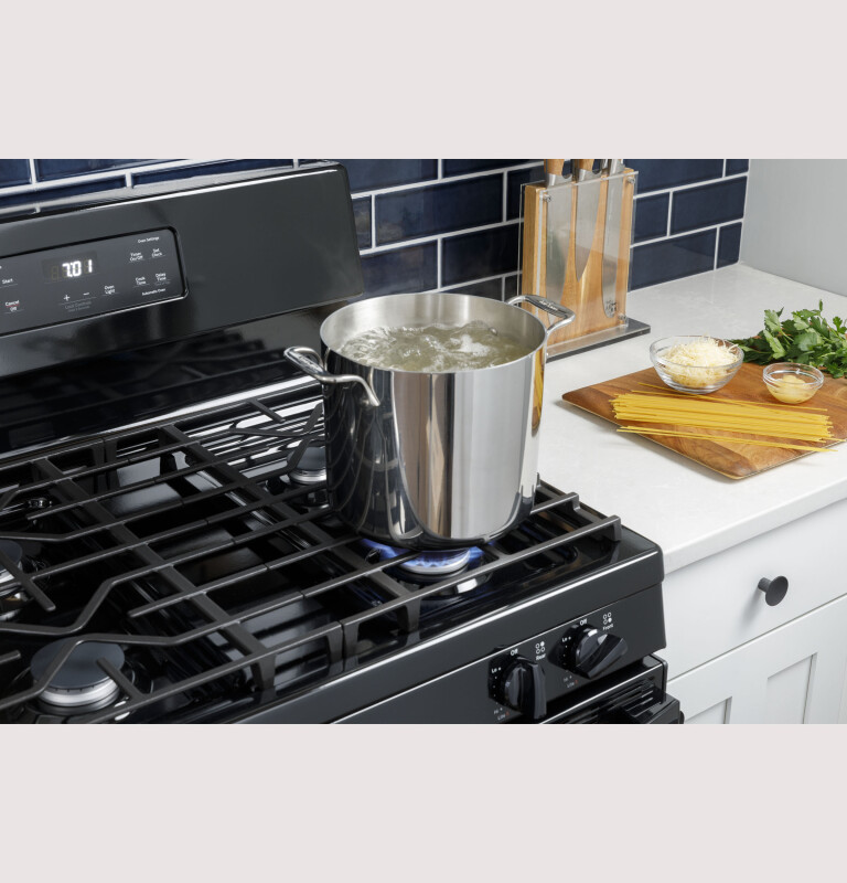 30" Free-Standing Gas Range JGBS61DPBB