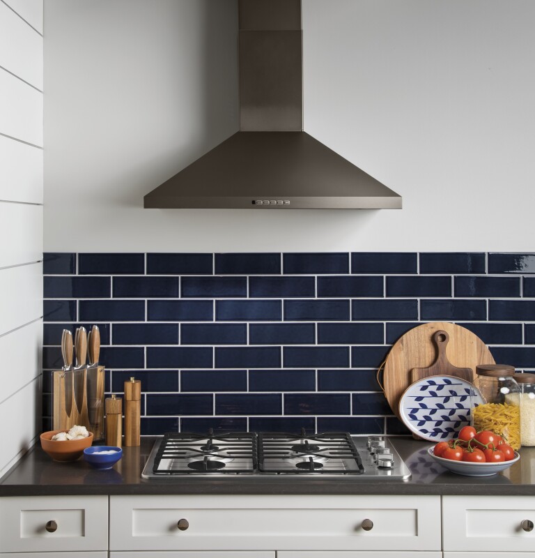 30" Built-In Gas Cooktop with Dishwasher-Safe Grates JGP3030SLSS