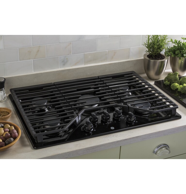 30" Built-In Gas Cooktop with 5 Burners and Dishwasher Safe Grates JGP5030DLBB
