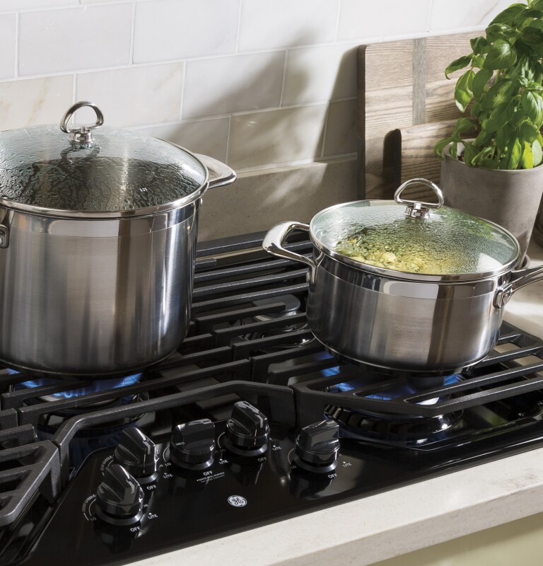 36" Built-In Gas Cooktop with 5 Burners and Dishwasher Safe Grates JGP5036DLBB