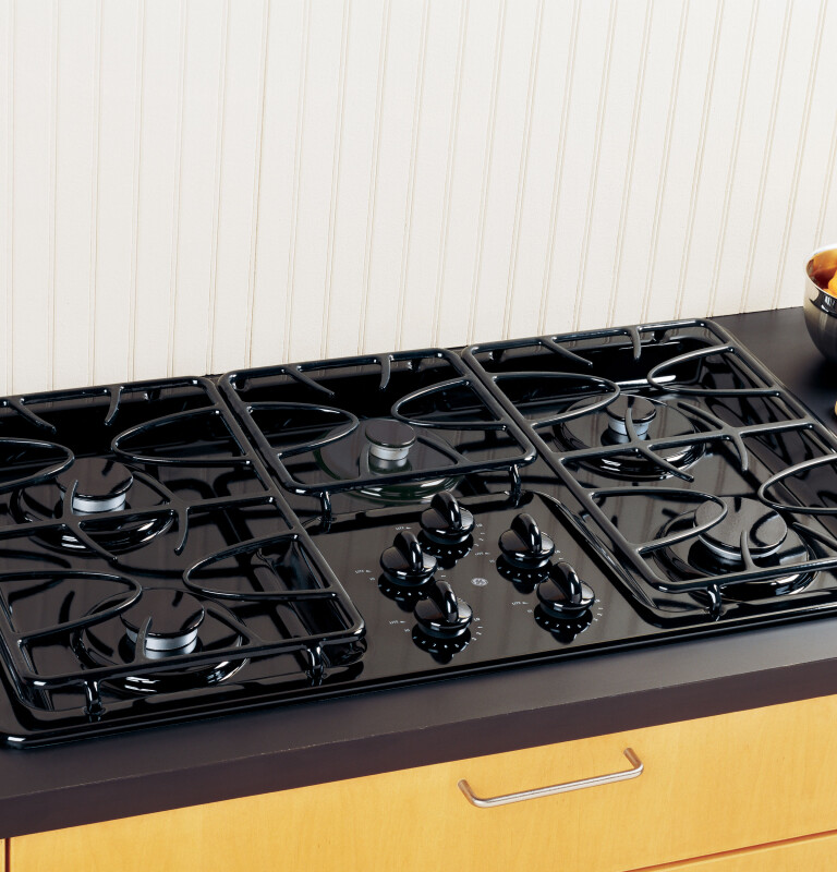 36" Built-In Gas Cooktop JGP630BEKBB