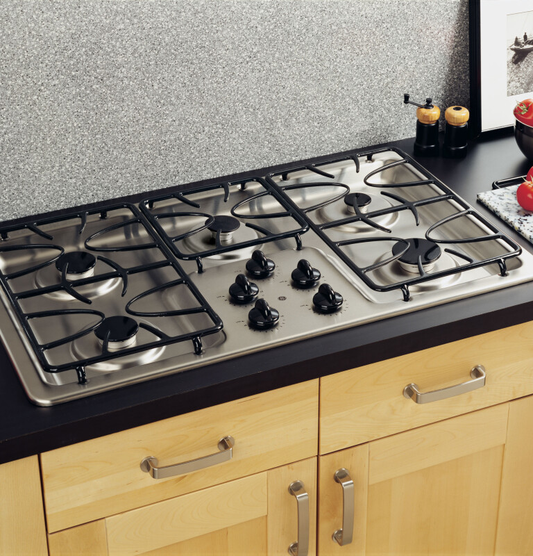 36" Built-In Gas Cooktop JGP630SEKSS