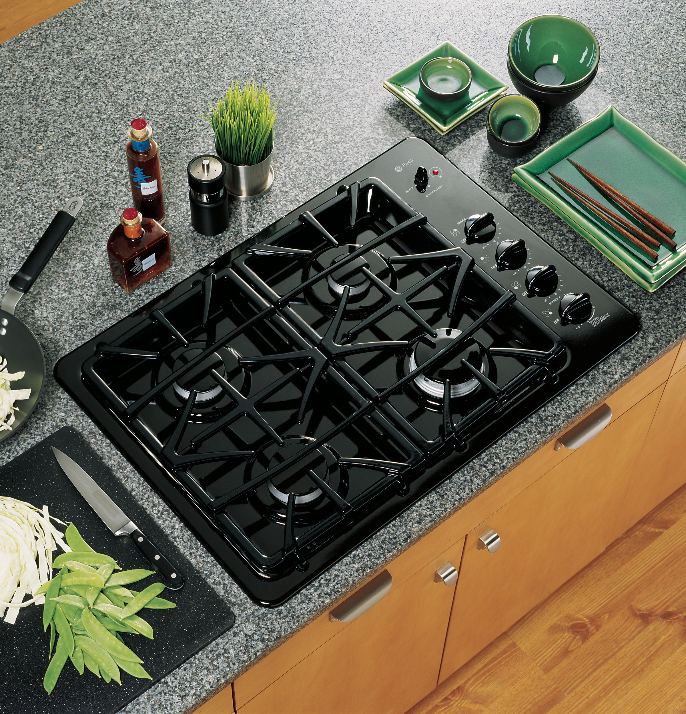 30" Built-In Gas Cooktop JGP945BEKBB