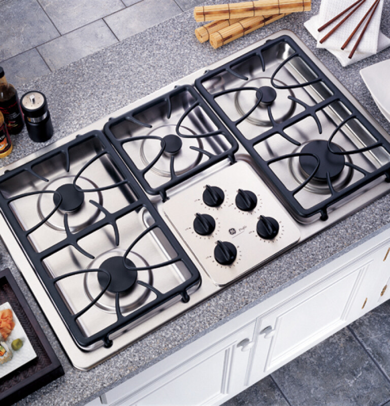 36" Built-In Gas Cooktop JGP963SEFSS