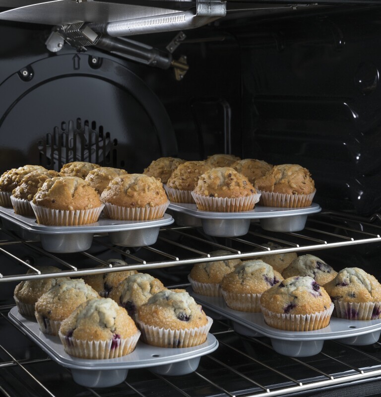 30" Slide-In Front-Control Convection Gas Range JGS760BELTS