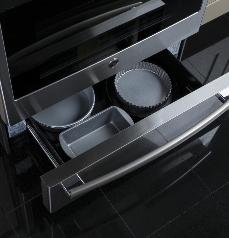 30" Slide-In Front-Control Convection Gas Range JGS760SELSS