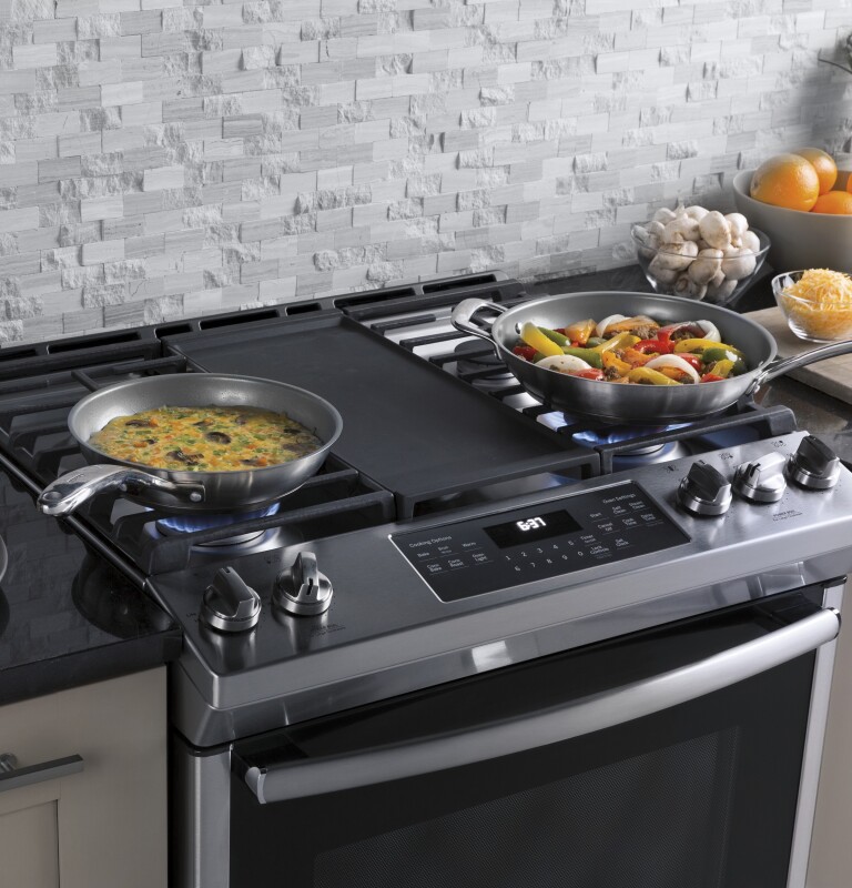 30" Slide-In Front-Control Convection Gas Range JGS760SELSS