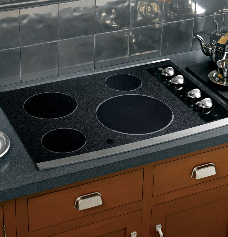 30" Built-In CleanDesign Electric Cooktop JP346SMSS