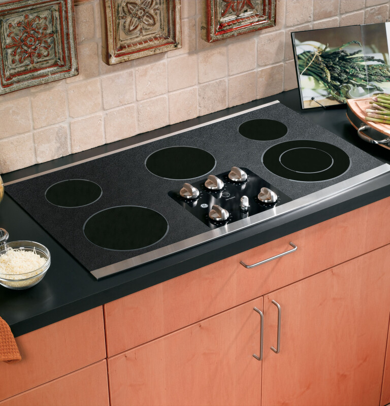 36" Built-In Electric Cooktop JP655SMSS