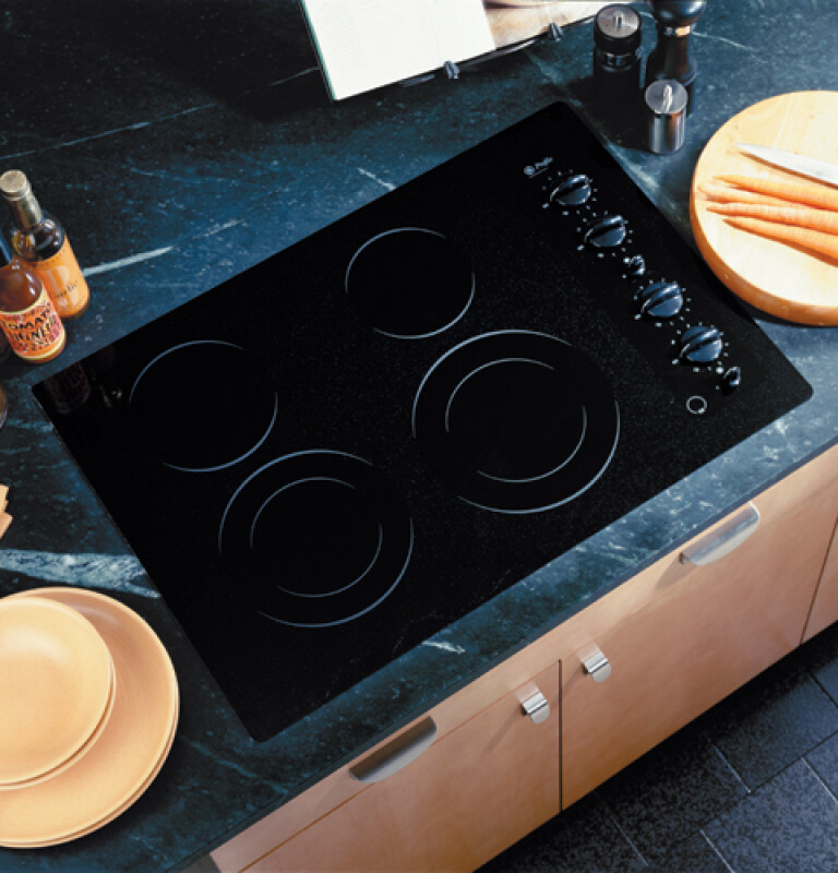 30" Built-In CleanDesign Cooktop JP931BHBB