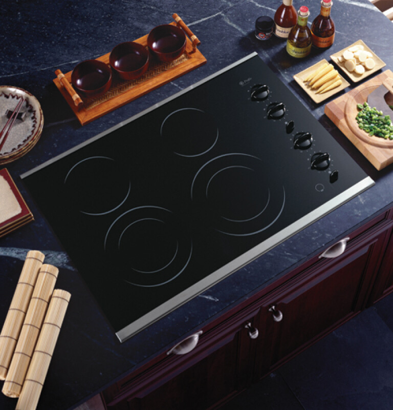 30" Built-In CleanDesign Cooktop JP931SHSS