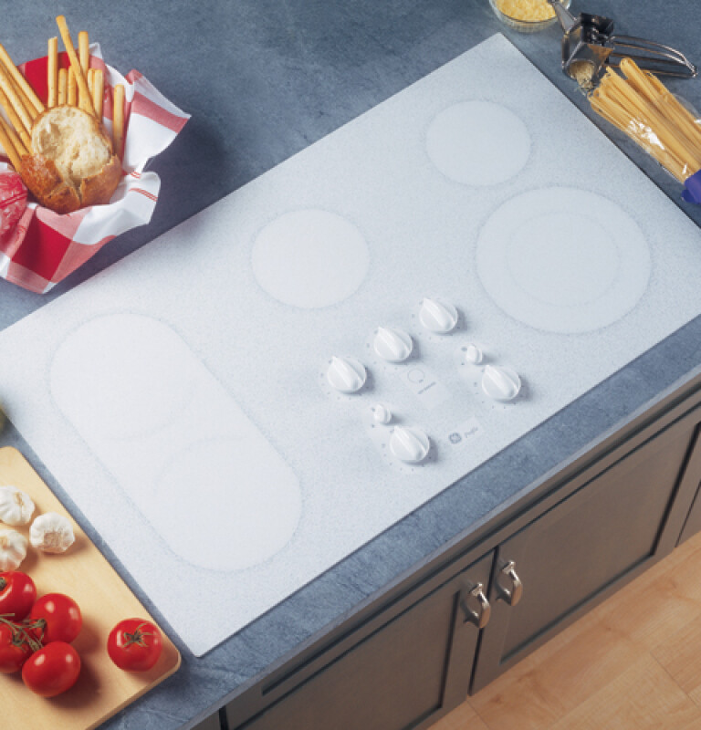 36" Built-In CleanDesign Cooktop JP960KCCC