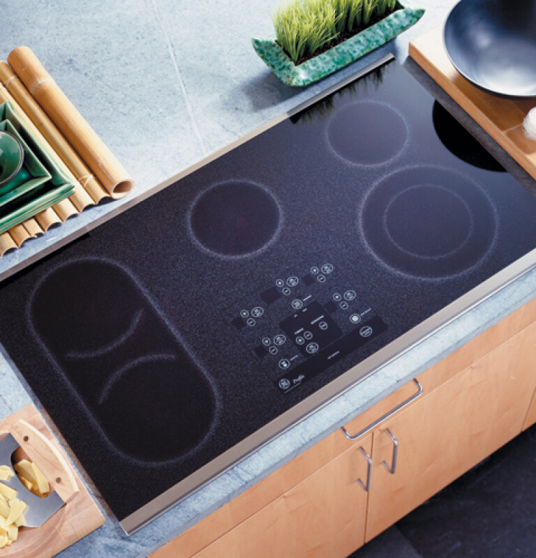 Built-In CleanDesign Electric Cooktop JP968SCSS