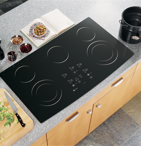 36" Built-In CleanDesign Cooktop JP980CKCC