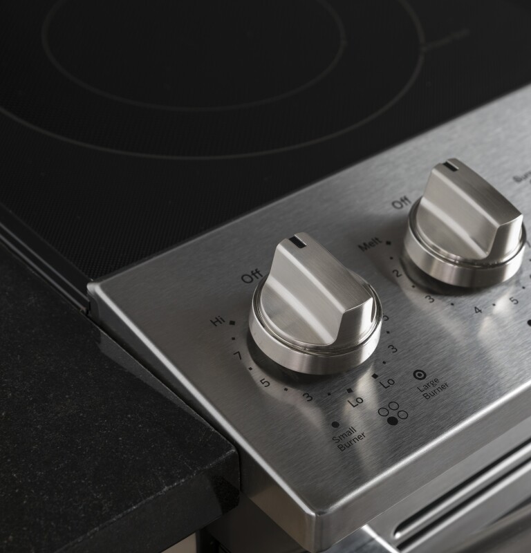 30" Slide-In Electric Range JS660SLSS