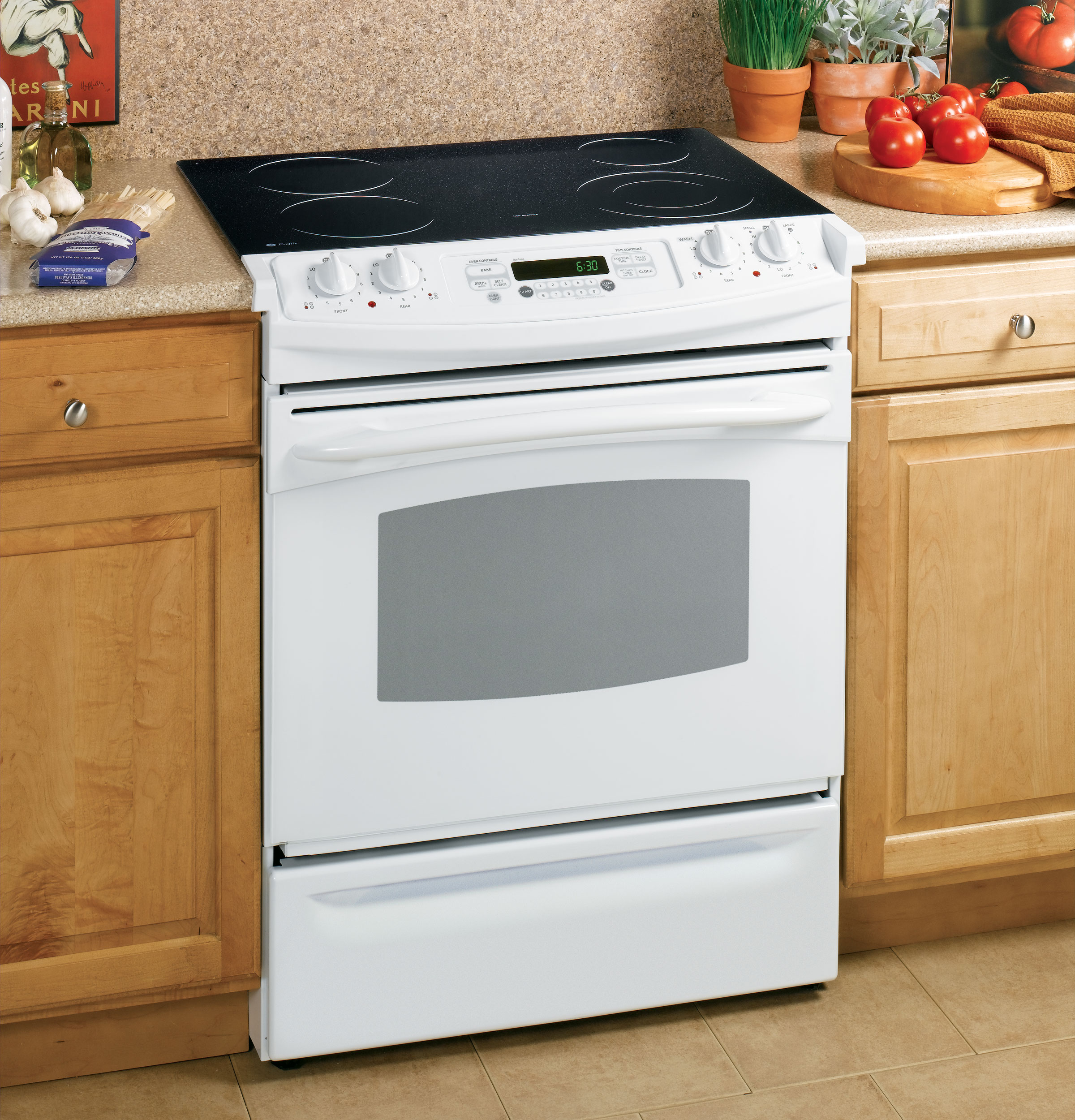 30" Slide-In Electric Range JS900WKWW