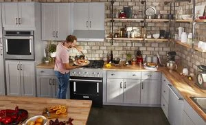 KitchenAid® 30'' Smart Commercial-Style Dual Fuel Range with 4 Burners KFDC500JBK