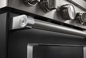 KitchenAid® 30'' Smart Commercial-Style Dual Fuel Range with 4 Burners KFDC500JBK