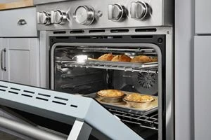 KitchenAid® 30'' Smart Commercial-Style Dual Fuel Range with 4 Burners KFDC500JMB