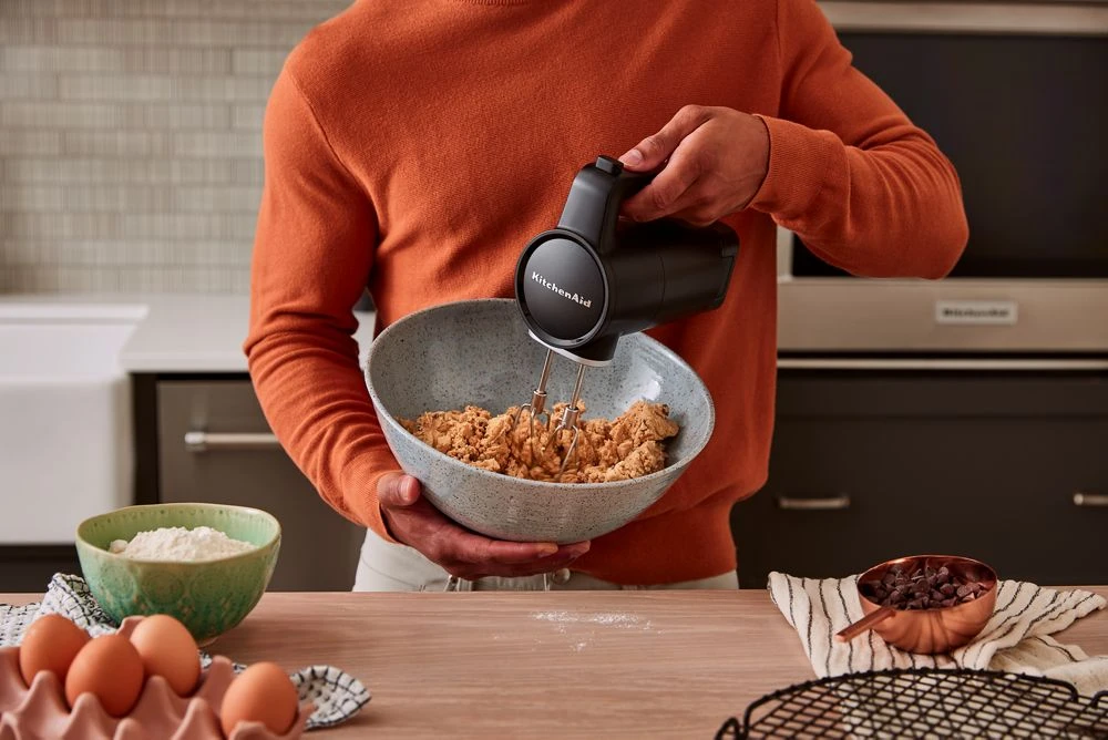 Go Cordless Hand Mixer - battery included KHMR762BM