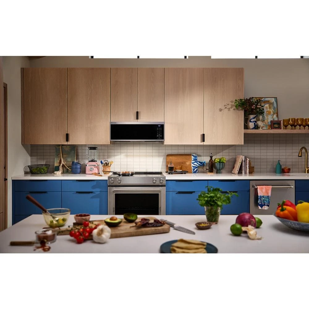 Smart Low Profile Microwave Hood Combination with Dual Fan Ventilation KMML550RPS