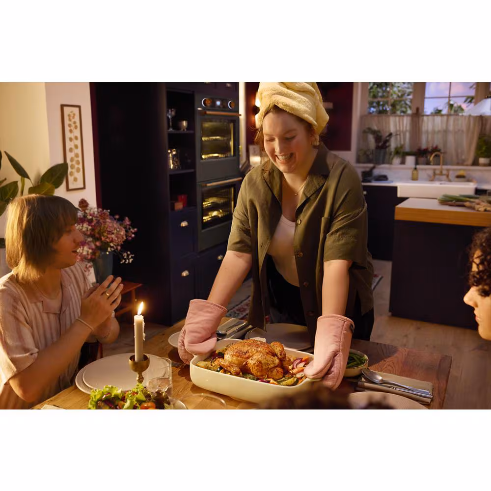 900 Series Double Wall Oven with In-Oven Camera KOED930SBE