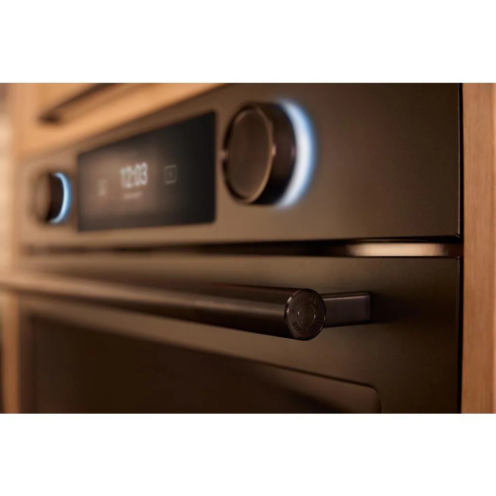 900 Series Double Wall Oven with In-Oven Camera KOED930SBE