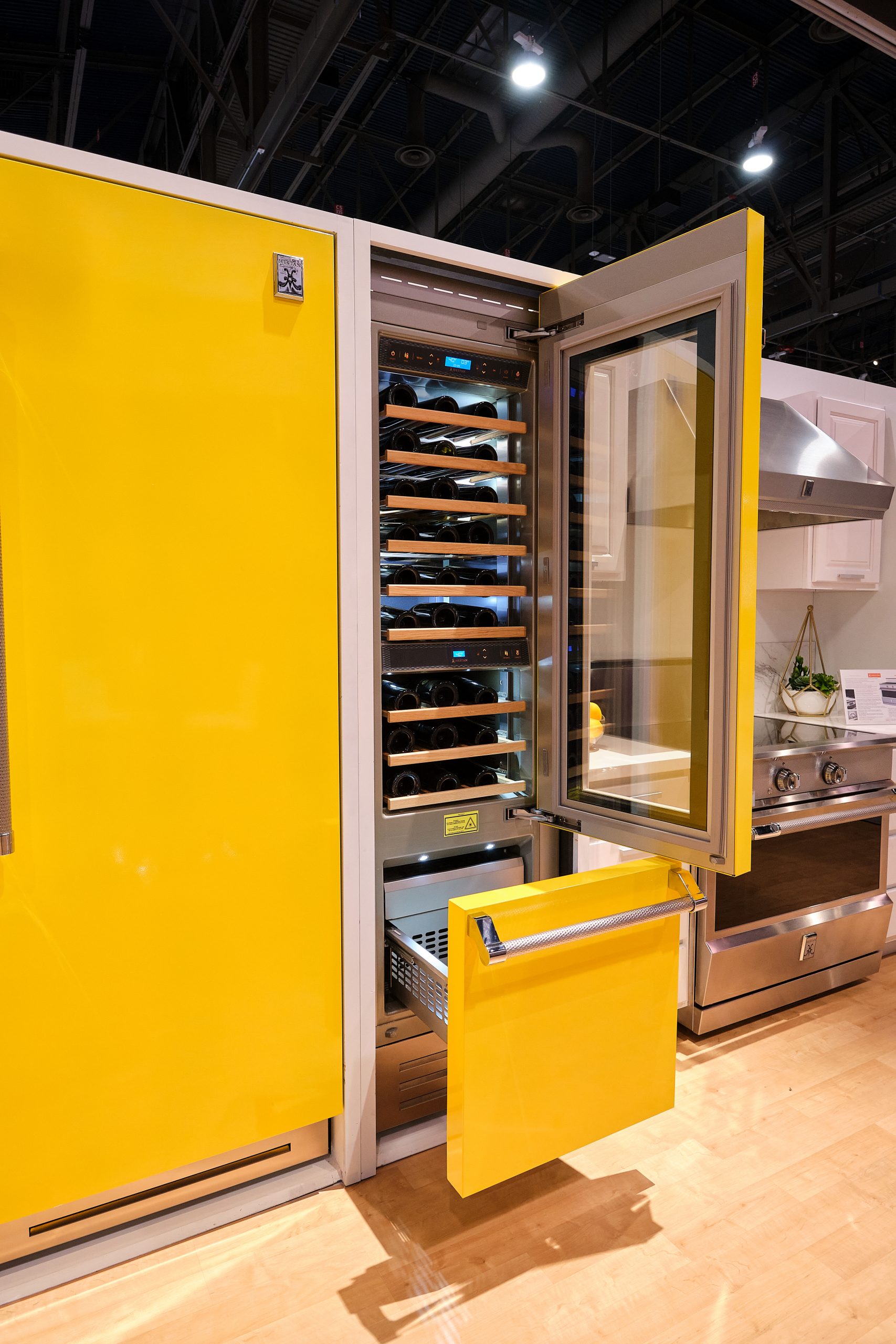24" Wine Refrigerator KRWR24RD