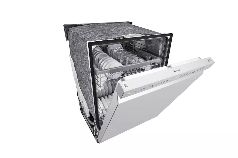 Front Control Dishwasher with QuadWash™ and EasyRack™ Plus LDF5545ST