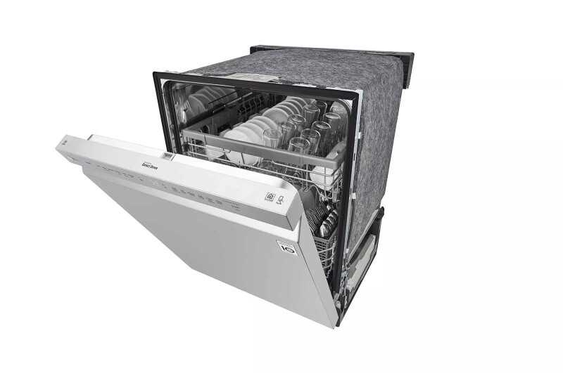 Front Control Dishwasher with QuadWash™ and EasyRack™ Plus LDF5545ST