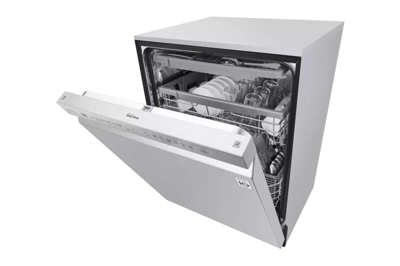 Front Control Smart wi-fi Enabled Dishwasher with QuadWash™ LDF5678ST