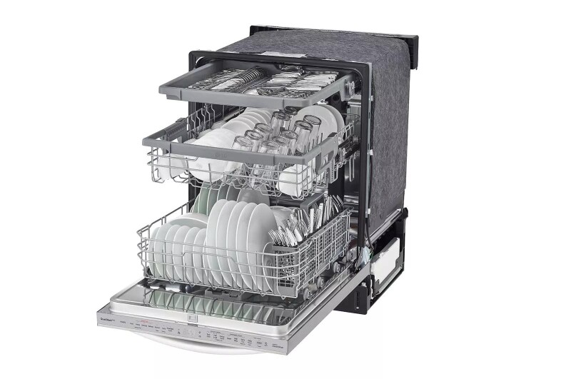 Top Control Smart Dishwasher with QuadWash™ LDTS5552S