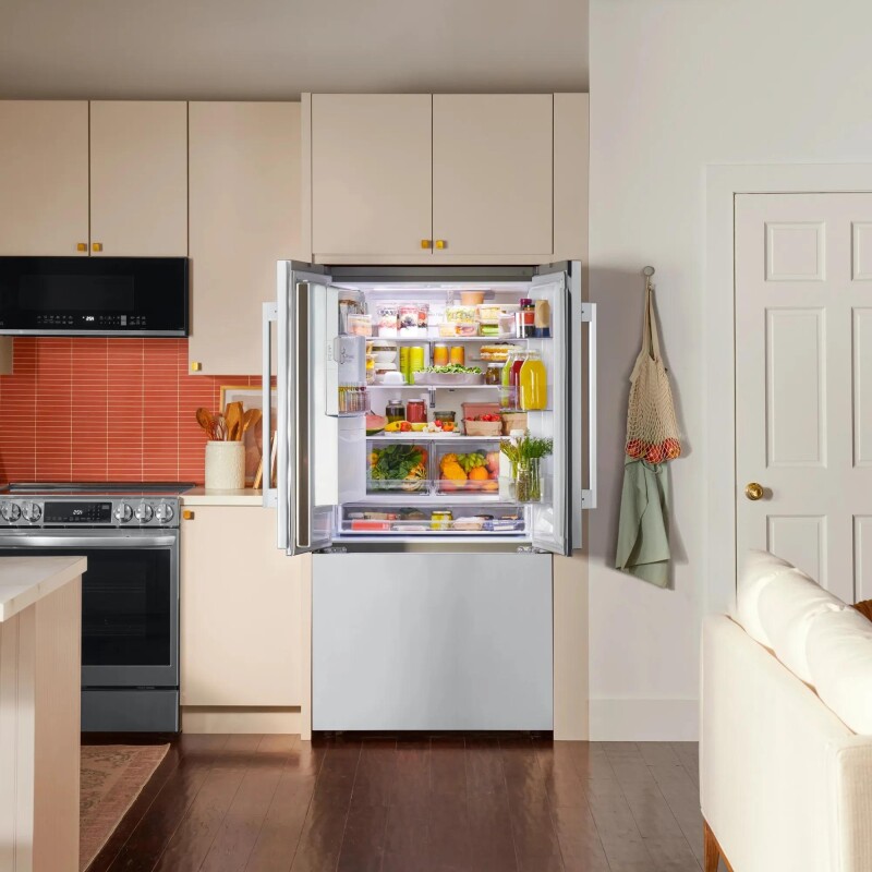 Counter-Depth MAX™ with Zero Clearance™ 3-Door French Door Refrigerator with Thin Door Design LF24Z6530S