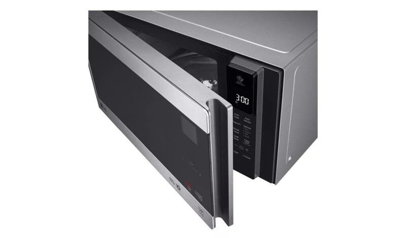 0.9 cu. ft. NeoChef™ Countertop Microwave with Smart Inverter and EasyClean® LMC0975ST