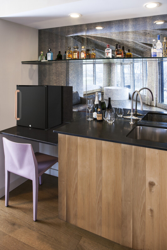 16" Wide Compact Minibar MB12BTBC