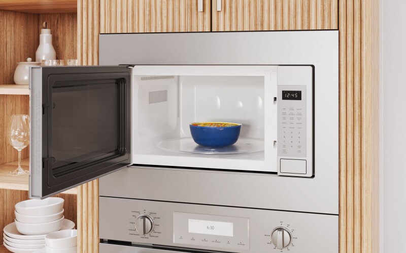 Masterpiece, 24", Microwave, SS, Side Swing Door MBCS