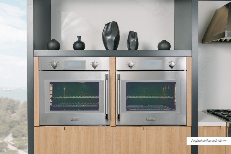 Masterpiece Single Wall Oven 30" Right Side Opening Door MED301RWS