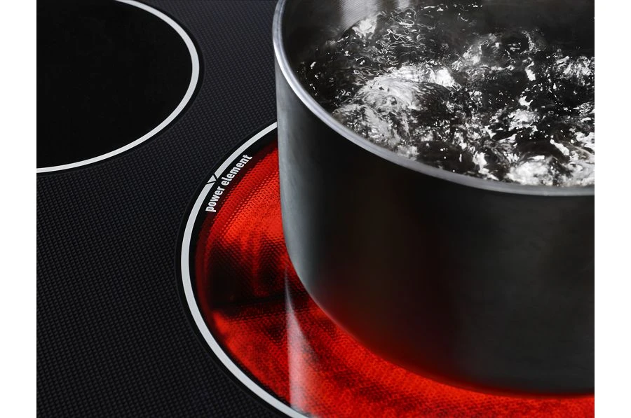 30-Inch Wide Electric Range With Shatter-Resistant Cooktop - 5.3 Cu. Ft. MER6600FW