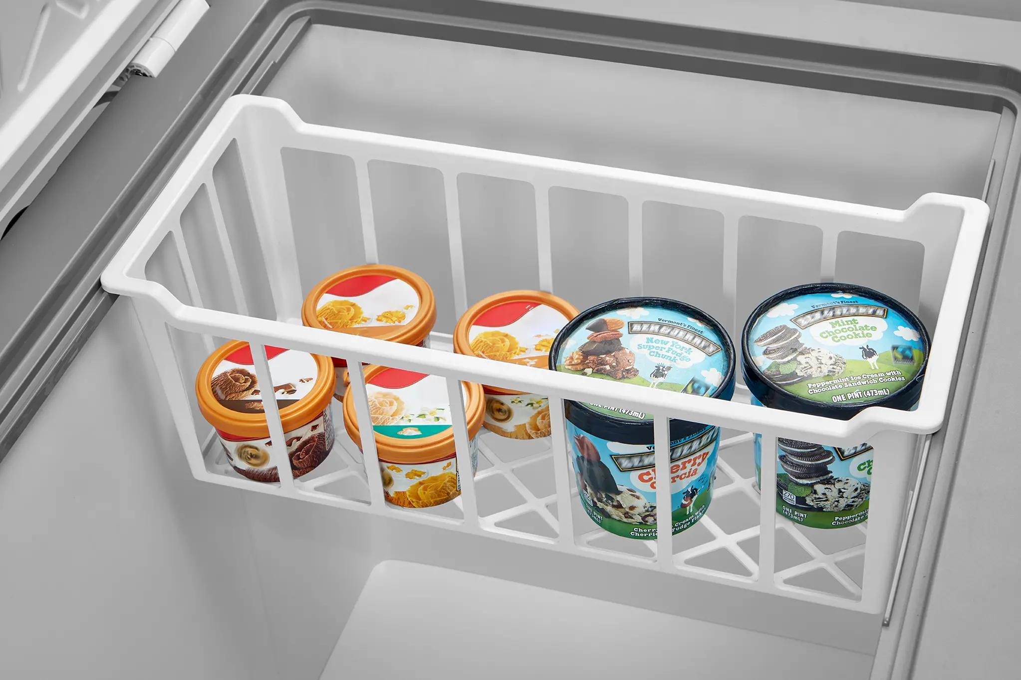 5.0 CF Chest Freezer, Contour Design MRC05M4CWW