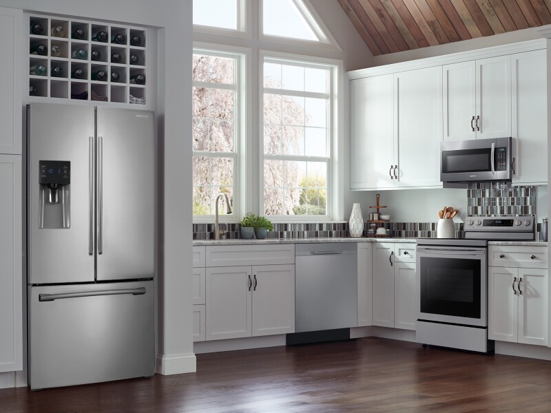 5.9 cu. ft. Freestanding Electric Range with True Convection & Steam Assist in Stainless Steel NE59N6650SG