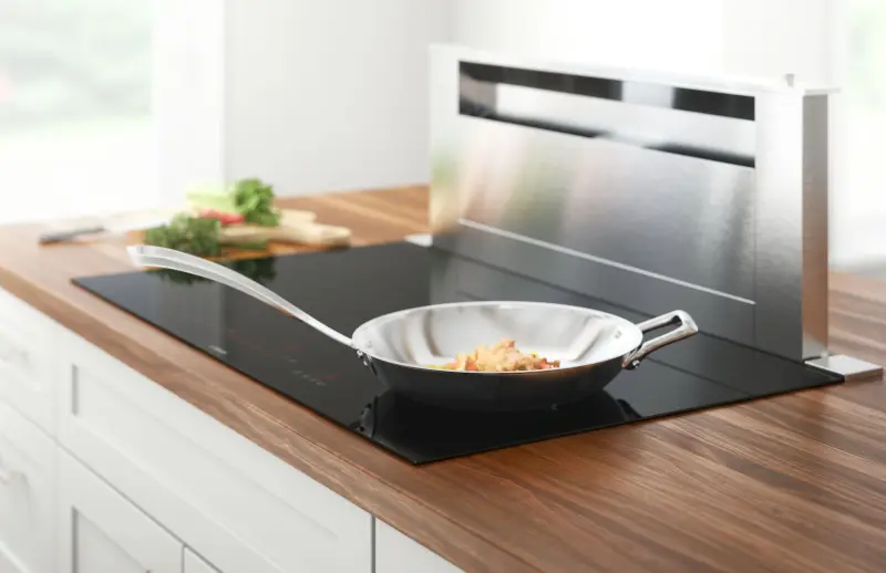 800 Series Induction Cooktop  36'' Black NIT8669UC